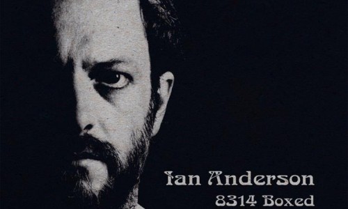 Ian Anderson condivide il video unboxing di “8314 Boxed”, il cofanetto in uscita per Madfish il 23 agosto.